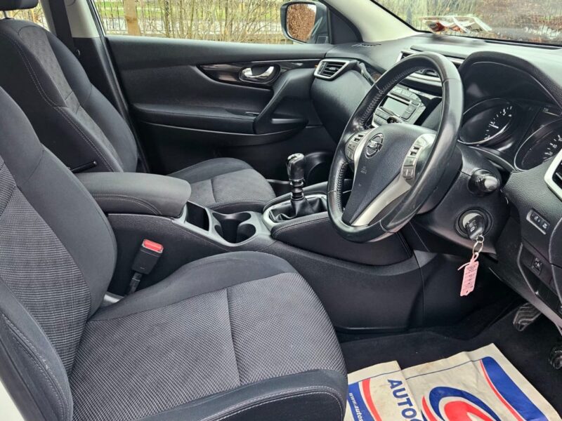 2015 Nissan Qashqai 1.5 Diesel in excellent condition
