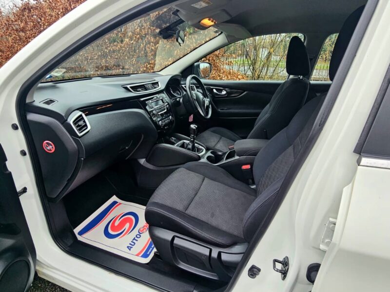 2015 Nissan Qashqai 1.5 Diesel in excellent condition