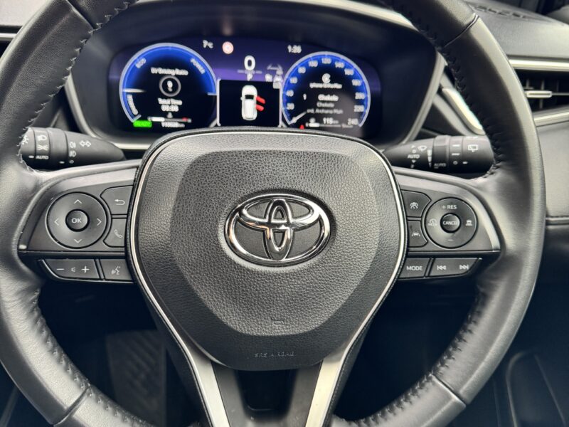 2023 Toyota Corolla Cross in immaculate condition