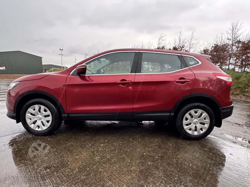 2014 Nissan Qashqai in excellent condition