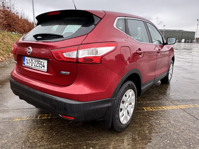2014 Nissan Qashqai in excellent condition